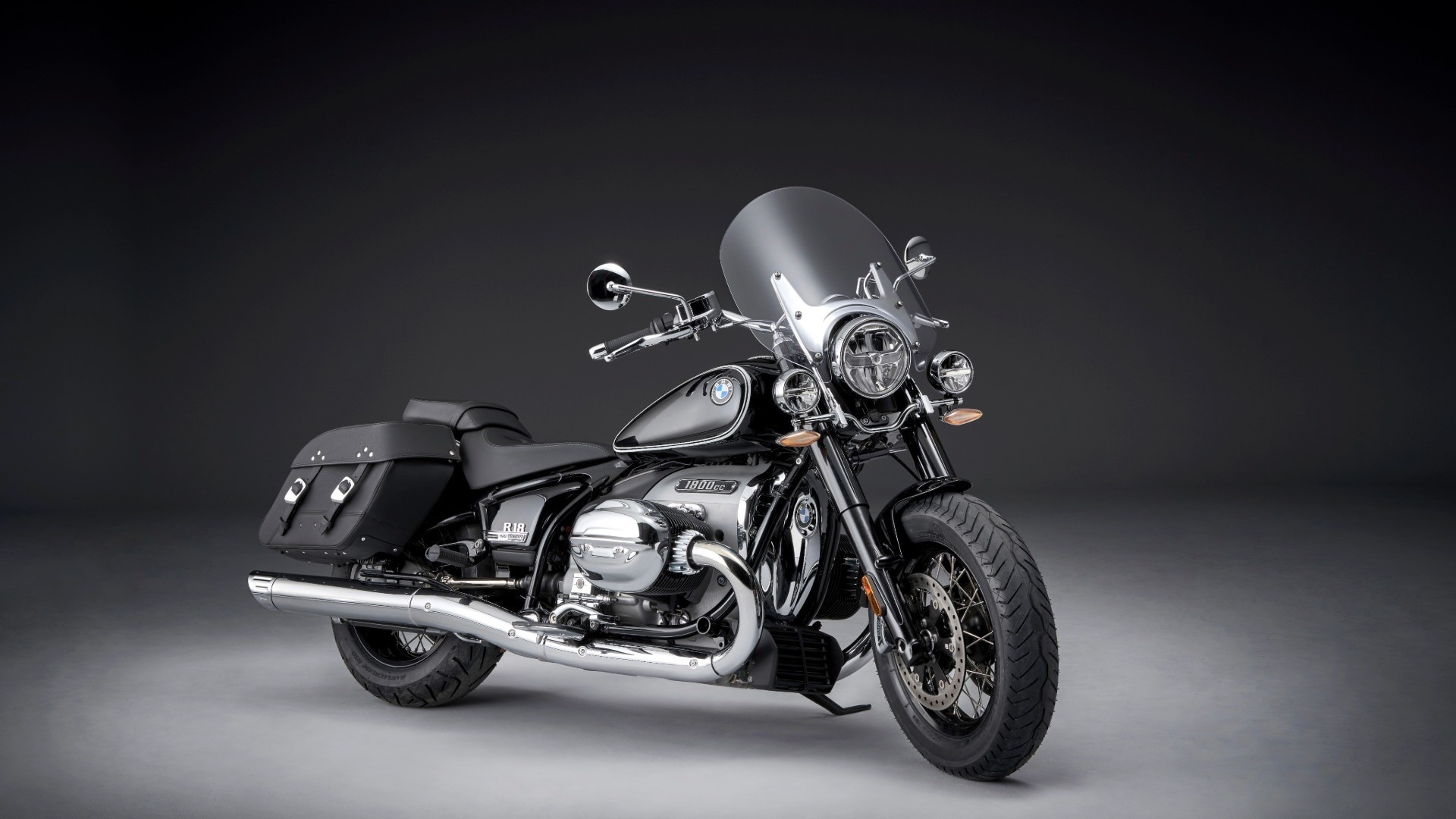 3.BMW R 18