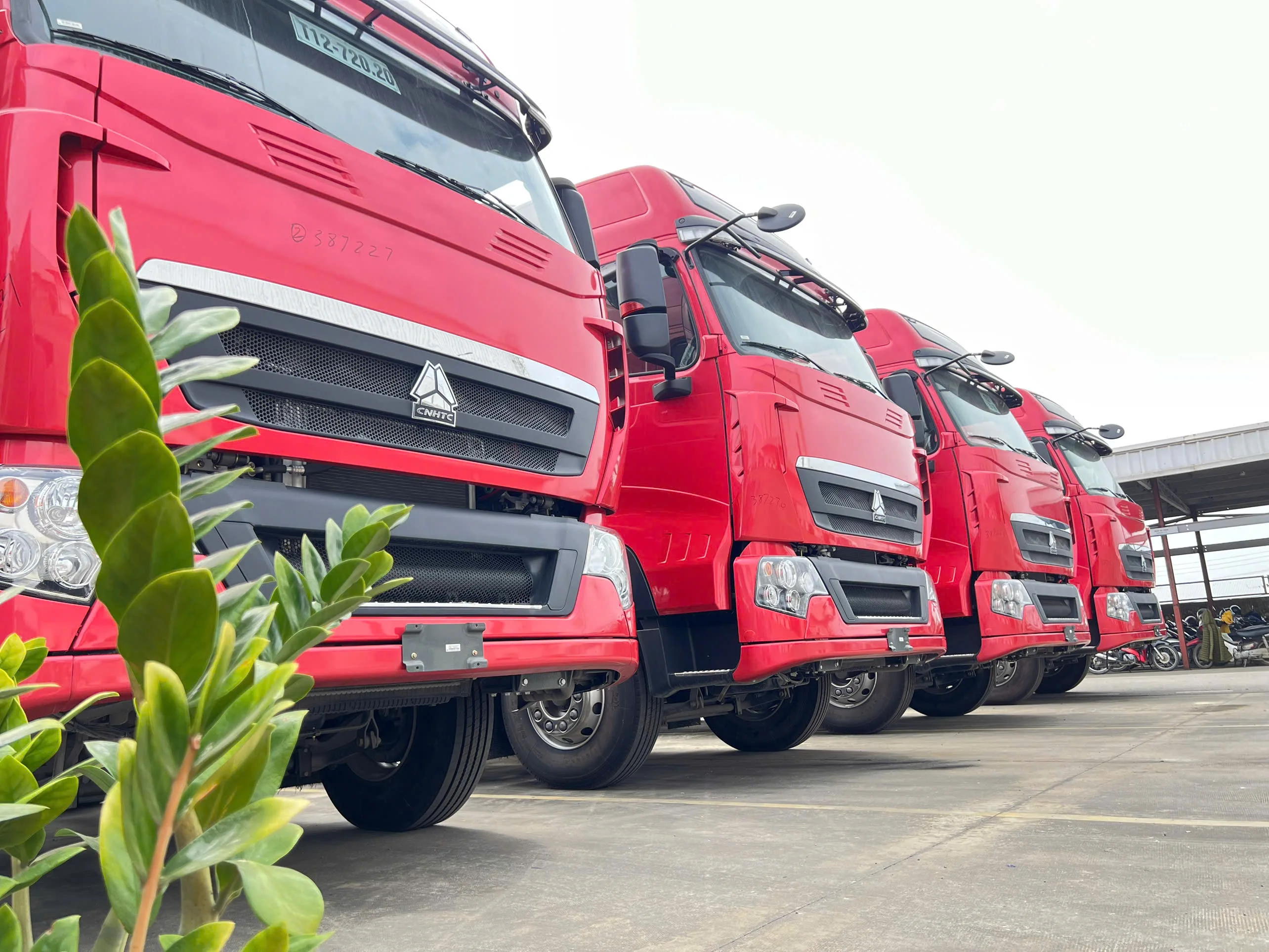 bang-gia-xe-dau-keo-tai-thanh-hoa-danh-gia-chi-tiet-dong-sinotruk-t7h440-tu-thaco (3).webp