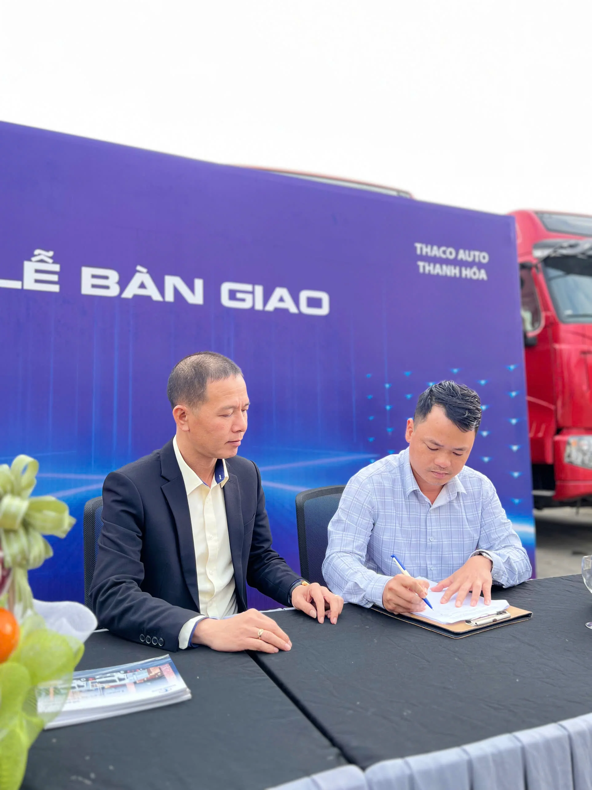 giai-ma-suc-hut-va-bao-gia-xe-dau-keo-sinotruk-t7h440-tai-thi-truong-thanh-hoa (5).webp