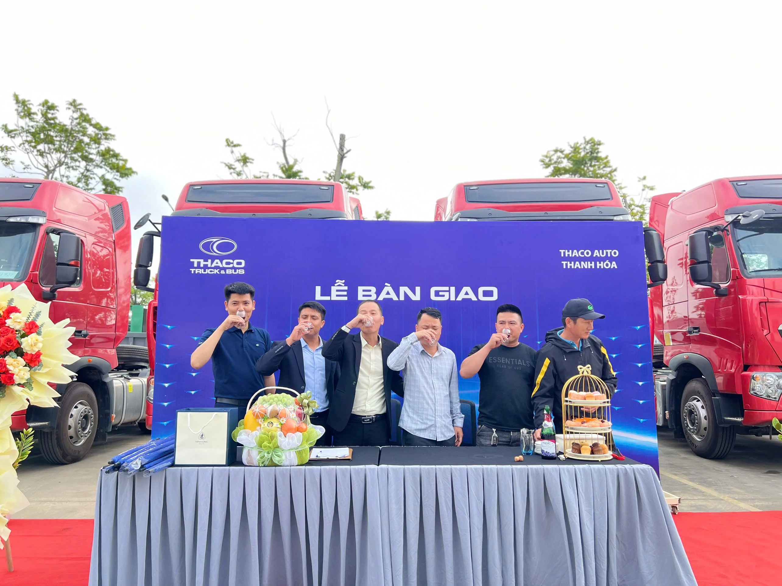 giai-ma-suc-hut-va-bao-gia-xe-dau-keo-sinotruk-t7h440-tai-thi-truong-thanh-hoa (6).webp