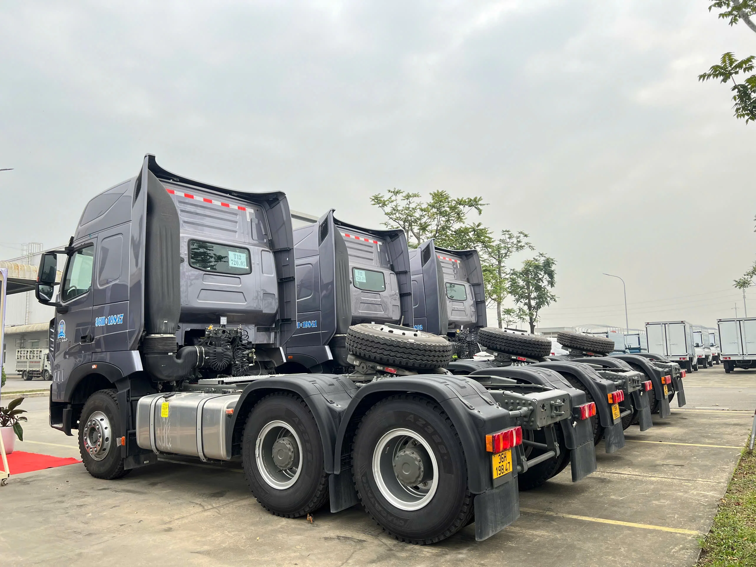 thong-so-ky-thuat-xe-dau-keo-t7h-440-va-bang-gia-lan-banh-tai-thanh-hoa (2).webp