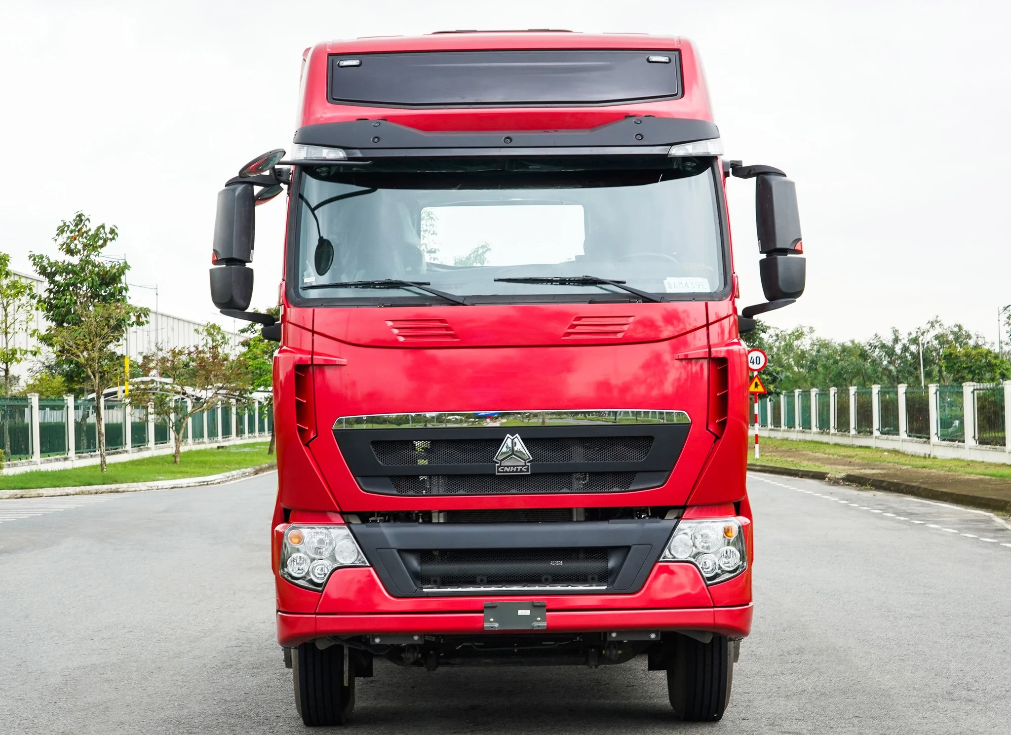 xe-dau-keo-sinotruk-t7h-gia-tot-tai-thanh-hoa-thaco-phan-phoi (3).webp